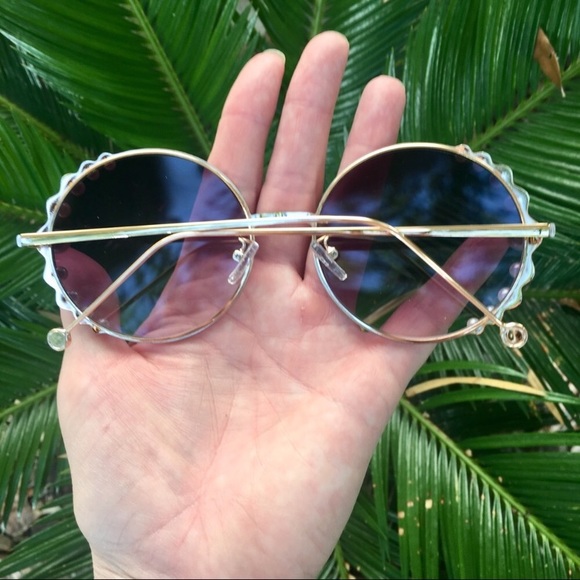 5⭐️Fave!! Mardy Pearl Sunnies - Picture 6 of 6